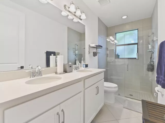 Продажа дома по адресу 355 NW 33RD Lane - фото 9375088