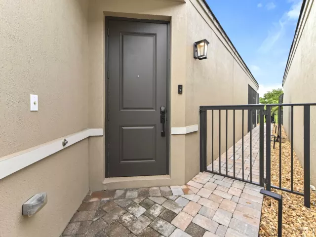 Продажа дома по адресу 355 NW 33RD Lane - фото 9375052