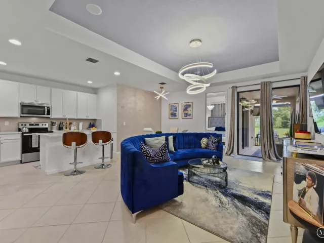 Продажа дома по адресу 355 NW 33RD Lane - фото 9375055