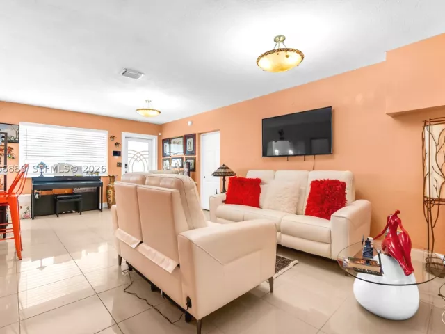 Продажа дома по адресу 1490 NE 151st Ter - фото 9065884