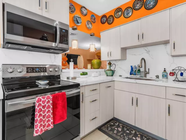 Продажа дома по адресу 1490 NE 151st Ter - фото 9065922