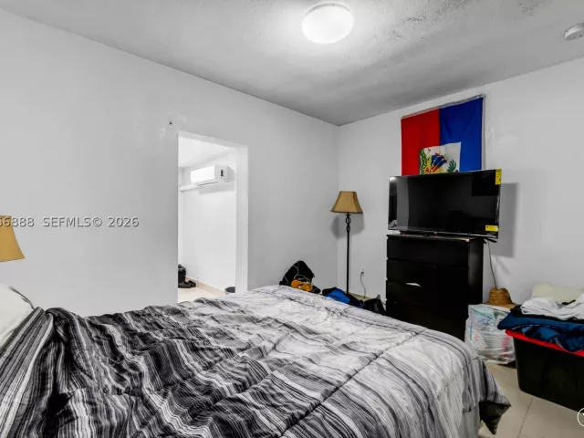 Продажа дома по адресу 1490 NE 151st Ter - фото 9065942