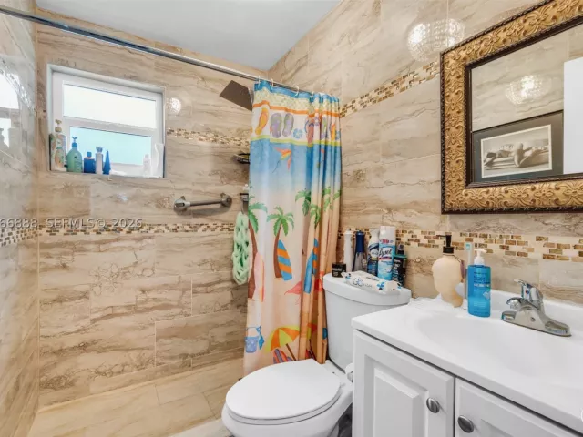 Продажа дома по адресу 1490 NE 151st Ter - фото 9065984