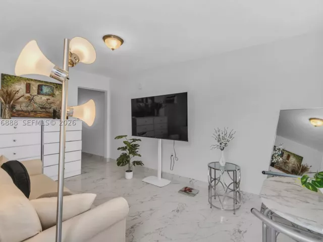 Продажа дома по адресу 1490 NE 151st Ter - фото 9065990
