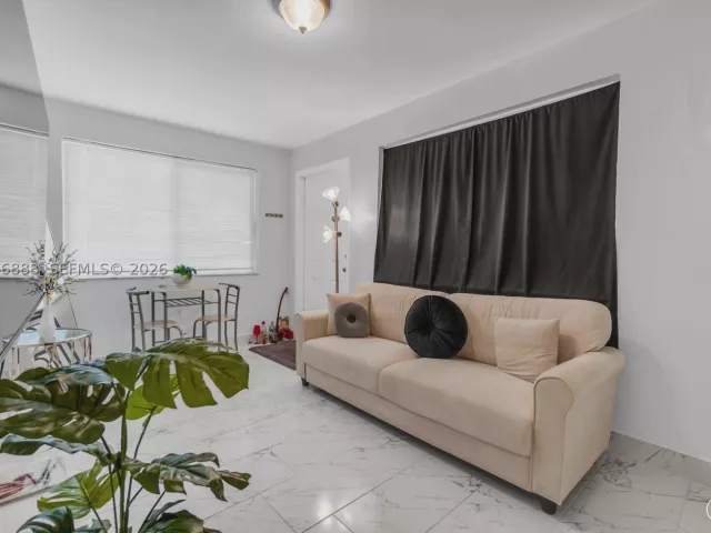 Продажа дома по адресу 1490 NE 151st Ter - фото 9065992