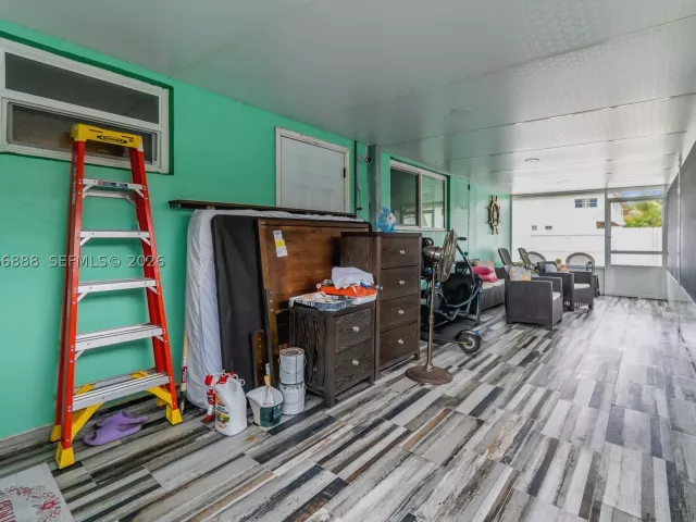 Продажа дома по адресу 1490 NE 151st Ter - фото 9065995