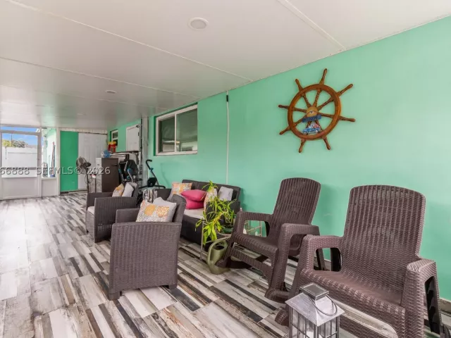 Продажа дома по адресу 1490 NE 151st Ter - фото 9065997