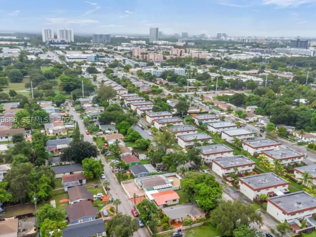 Продажа дома по адресу 1490 NE 151st Ter - фото 9066012