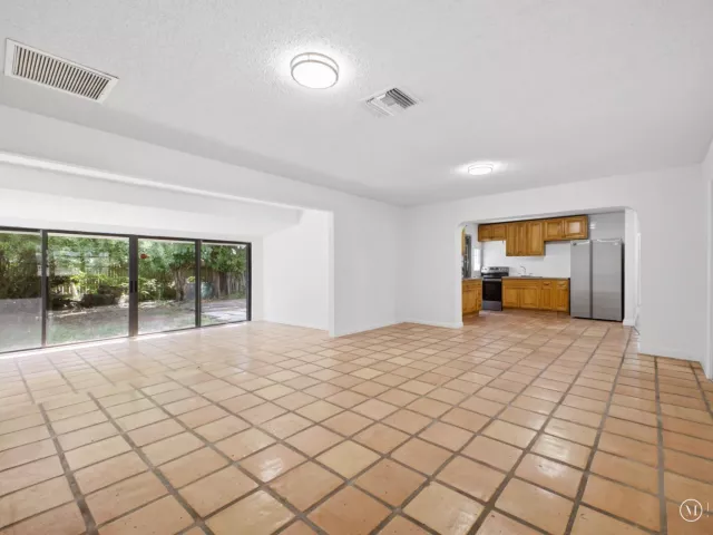 Продажа дома по адресу 6700 Forest Court - фото 9375607