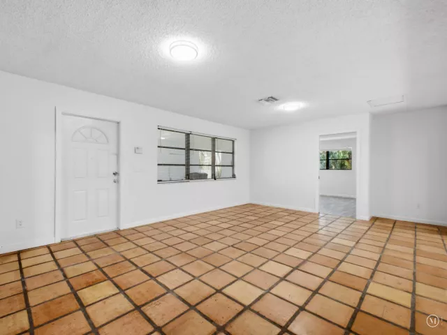 Продажа дома по адресу 6700 Forest Court - фото 9375610