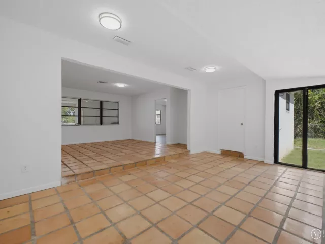 Продажа дома по адресу 6700 Forest Court - фото 9375611