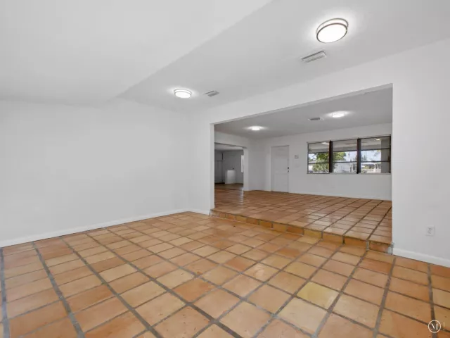 Продажа дома по адресу 6700 Forest Court - фото 9375612