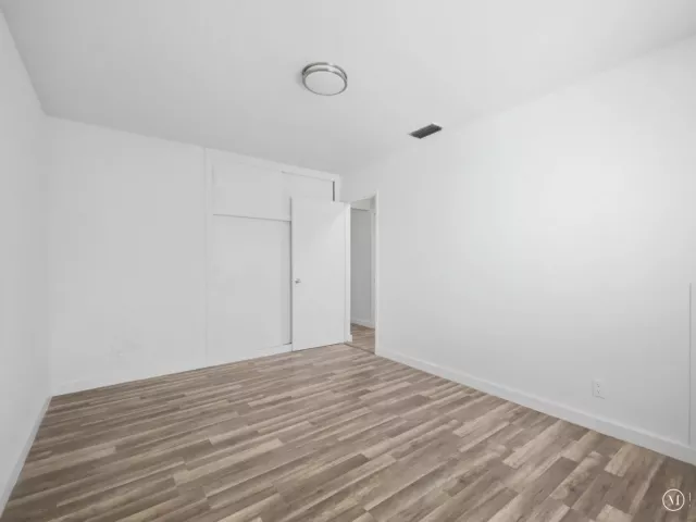 Продажа дома по адресу 6700 Forest Court - фото 9375620