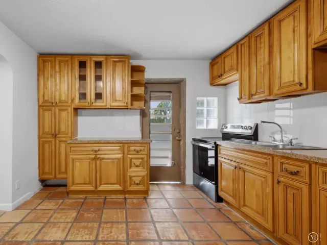 Продажа дома по адресу 6700 Forest Court - фото 9375627