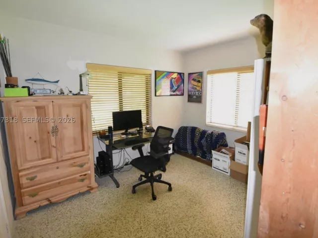 Продажа дома по адресу 7050 SW 82nd Ct - фото 9299857