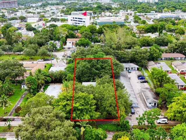 Продажа дома по адресу 753 NE 121st St - фото 9062550