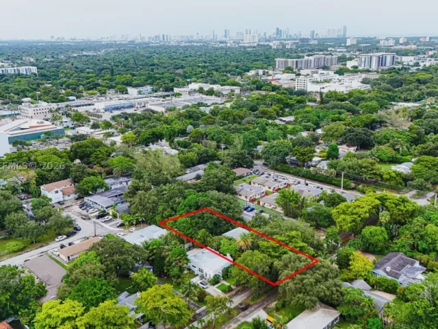 Продажа дома по адресу 753 NE 121st St - фото 9062539