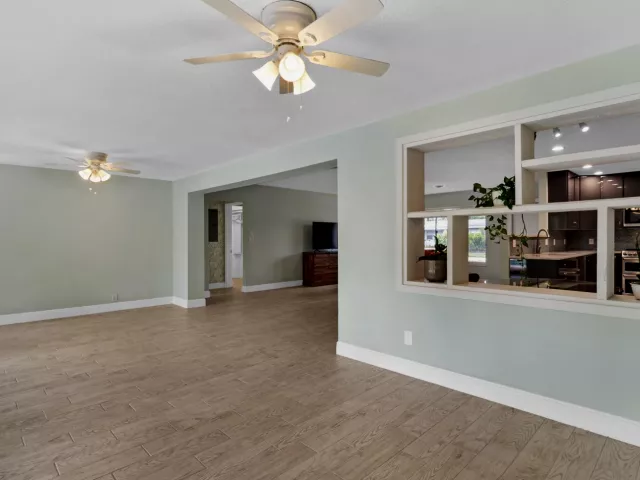 Продажа дома по адресу 1257 NW 7TH Street - фото 9310758