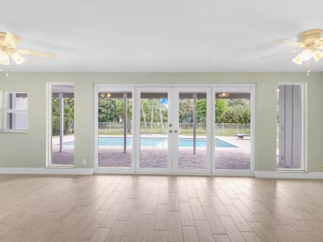 Продажа дома по адресу 1257 NW 7TH Street - фото 9310759