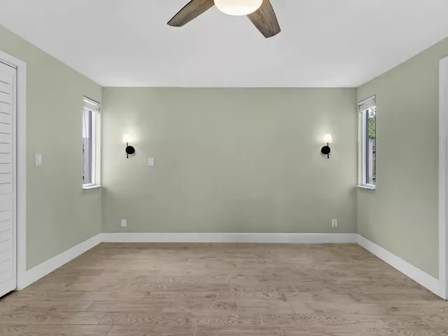 Продажа дома по адресу 1257 NW 7TH Street - фото 9310764