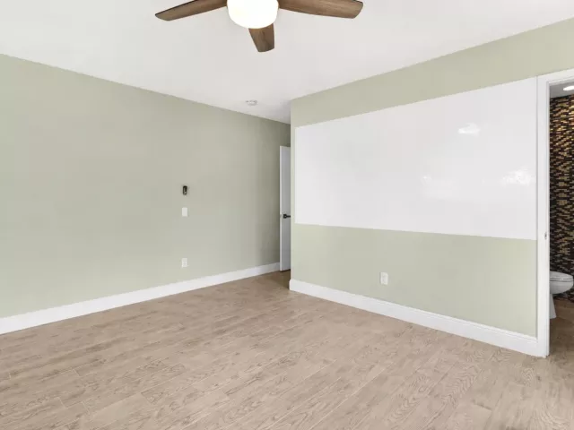 Продажа дома по адресу 1257 NW 7TH Street - фото 9310766