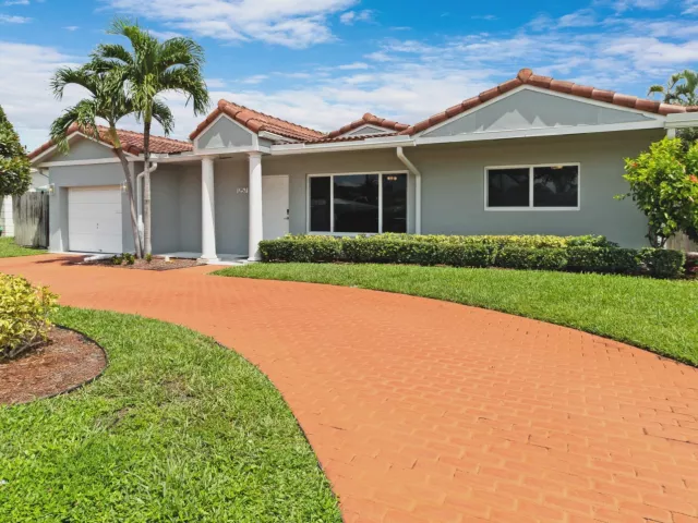 Продажа дома по адресу 1257 NW 7TH Street - фото 9310748