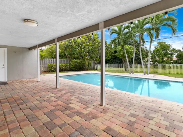 Продажа дома по адресу 1257 NW 7TH Street - фото 9310775
