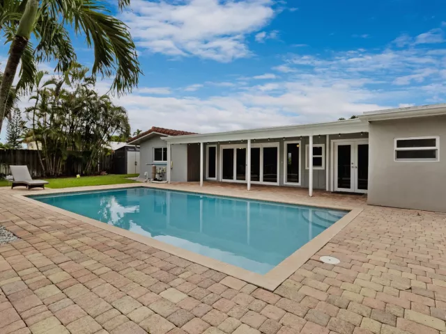Продажа дома по адресу 1257 NW 7TH Street - фото 9310777
