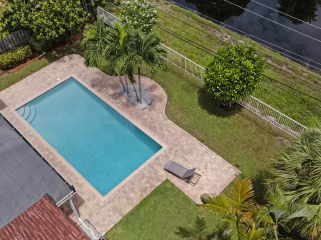 Продажа дома по адресу 1257 NW 7TH Street - фото 9310779