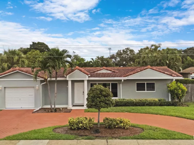 Продажа дома по адресу 1257 NW 7TH Street - фото 9310781