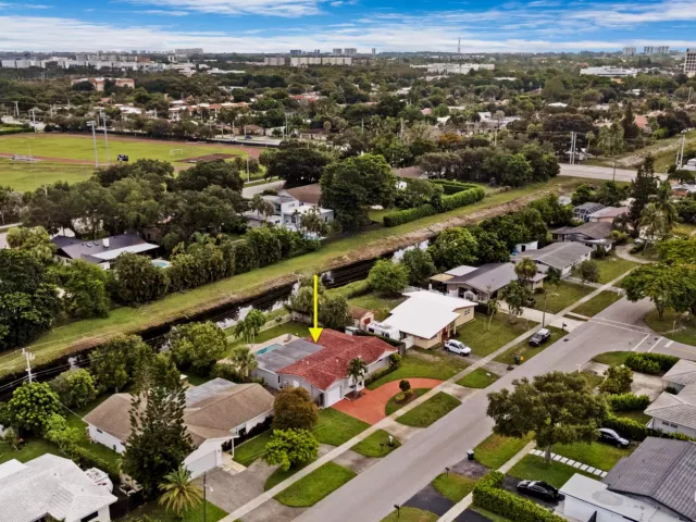 Продажа дома по адресу 1257 NW 7TH Street - фото 9310784