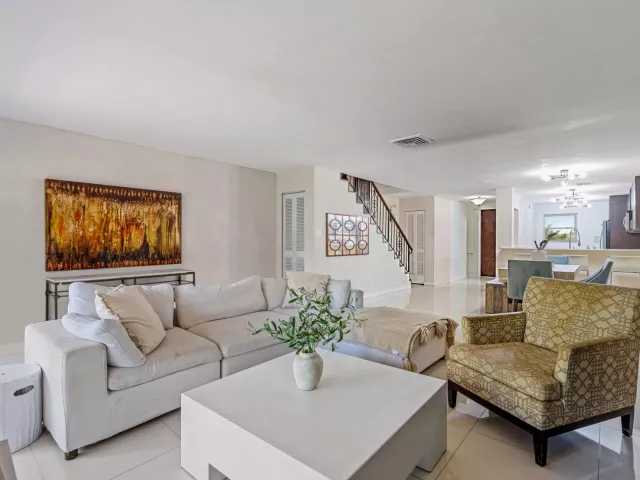 Продажа дома по адресу 3728 Estepona Avenue 15-D-2 - фото 9269803