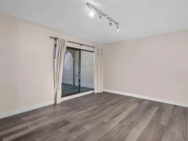 Продажа дома по адресу 3728 Estepona Avenue 15-D-2 - фото 9269814