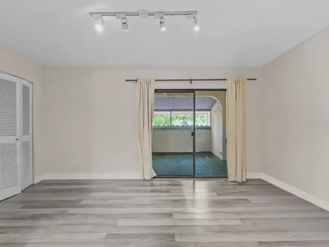 Продажа дома по адресу 3728 Estepona Avenue 15-D-2 - фото 9269817