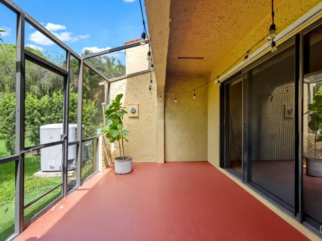 Продажа дома по адресу 3728 Estepona Avenue 15-D-2 - фото 9269824