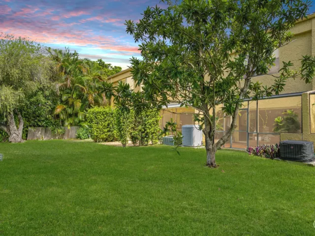 Продажа дома по адресу 3728 Estepona Avenue 15-D-2 - фото 9269827
