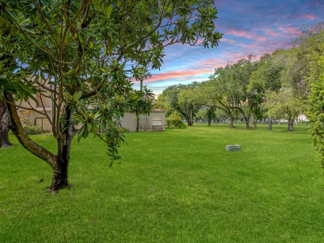 Продажа дома по адресу 3728 Estepona Avenue 15-D-2 - фото 9269793