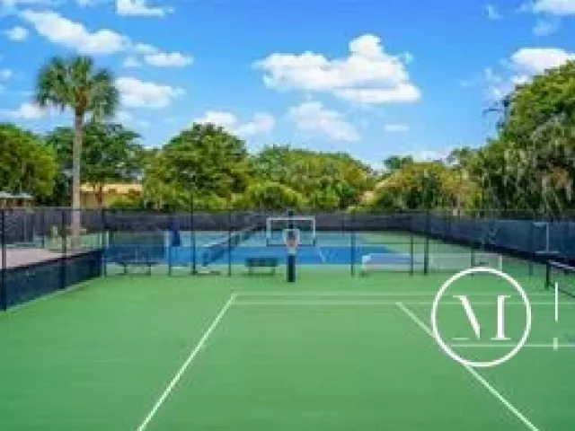 Продажа дома по адресу 3728 Estepona Avenue 15-D-2 - фото 9269833