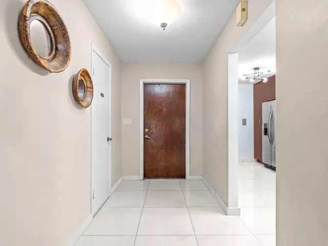 Продажа дома по адресу 3728 Estepona Avenue 15-D-2 - фото 9269795