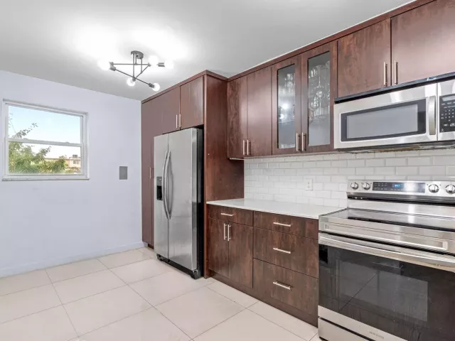 Продажа дома по адресу 3728 Estepona Avenue 15-D-2 - фото 9269796