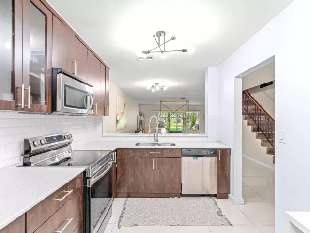 Продажа дома по адресу 3728 Estepona Avenue 15-D-2 - фото 9269798