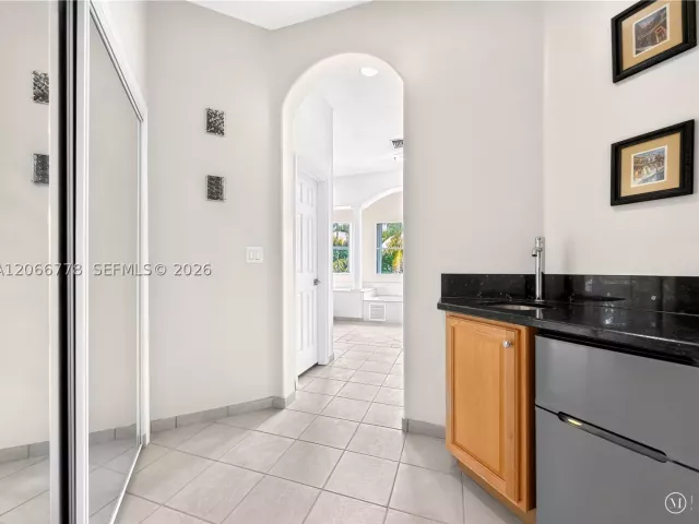 Продажа дома по адресу 11365 NW 68th St - фото 9122104
