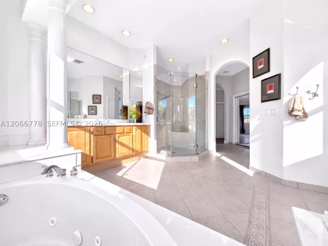 Продажа дома по адресу 11365 NW 68th St - фото 9122108