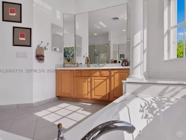 Продажа дома по адресу 11365 NW 68th St - фото 9122110
