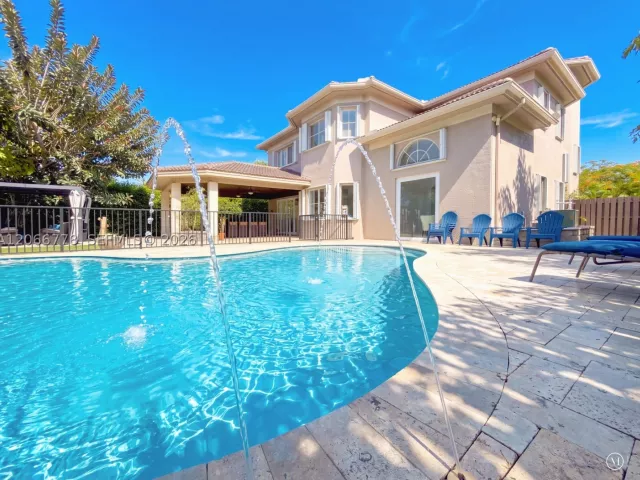 Продажа дома по адресу 11365 NW 68th St - фото 9122116