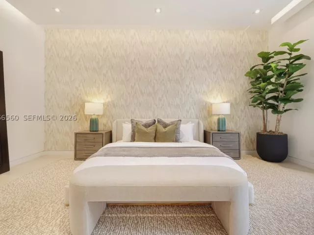 Продажа дома по адресу 685 NE 81st St - фото 9301057