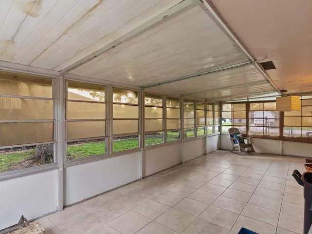 Продажа дома по адресу 1111 NW 85TH Way - фото 9087276