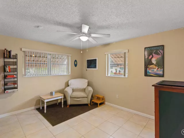 Продажа дома по адресу 1111 NW 85TH Way - фото 9087253