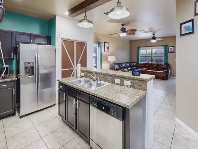Продажа дома по адресу 729 SE 34th Ave - фото 9072044