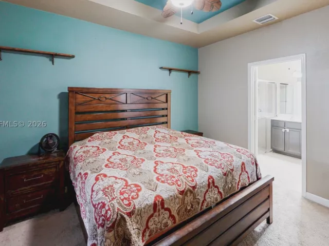 Продажа дома по адресу 729 SE 34th Ave - фото 9072062
